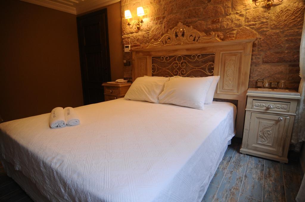 Fikretbey Konagi Hotel Ayvalik Room photo